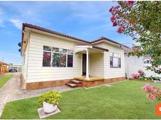 1/100 Turnbull Street, Hamilton Apartment for rent Listed by.