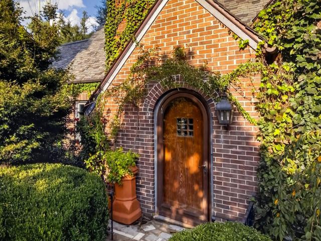 1100 W Nokomis Circle