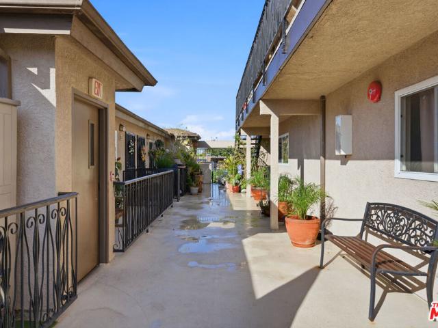 1100 Walnut Avenue 6