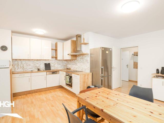 1100 Wien Helle Eigentumswohnung mit Balkon im 2. Liftstock mit 2 getrennten Wohneinheiten Nähe U1