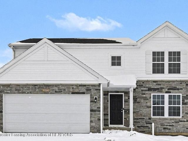 1100 Woodridge Dr, Saint Johns, MI 48879