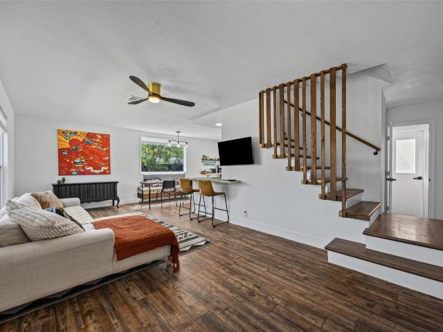 1101 Kenyon Dr