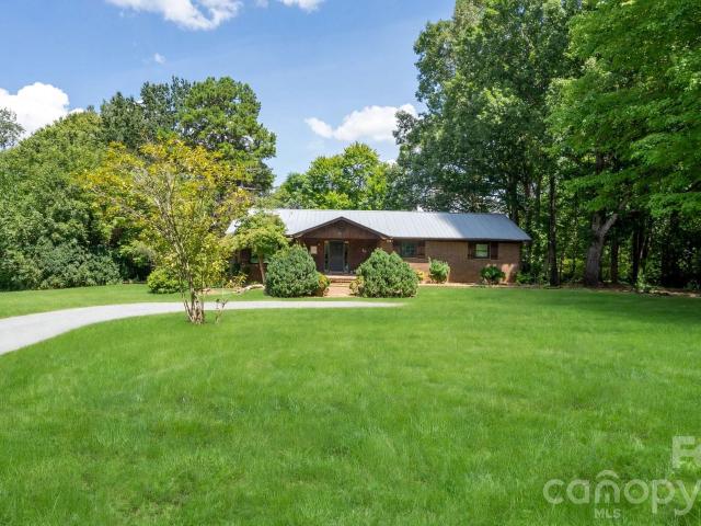 1101 Sleepy Hollow Road