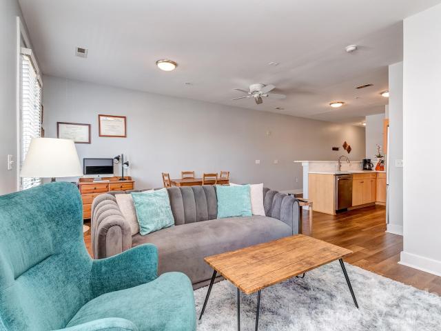 1101 W 1st Street # 211