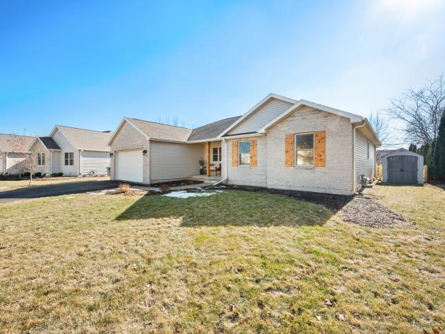 1102 Oxford Circle