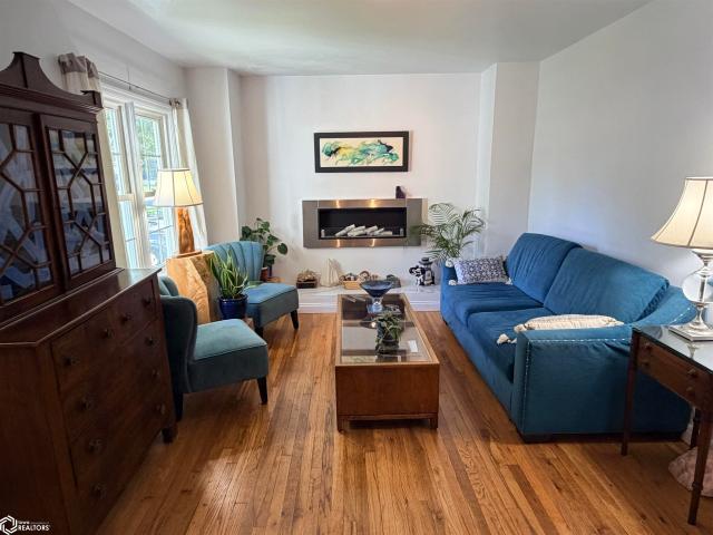 1102 S 4Th Street