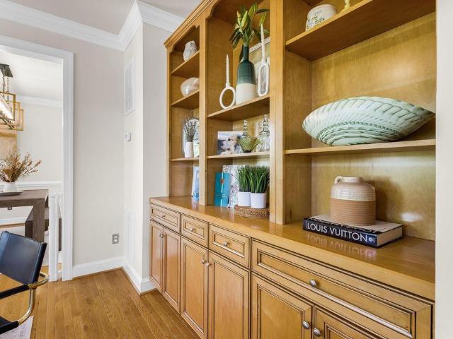 1102 Saint Charles Ct