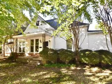 1102 WALKER, HELENA, AR 72342