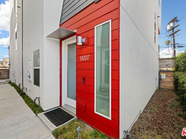 11037 Morrison Street