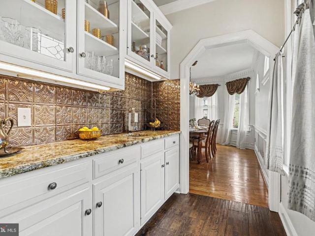 1103 Tiverton Road