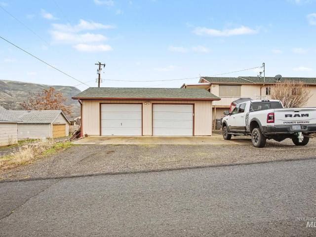 1103 3rd Street