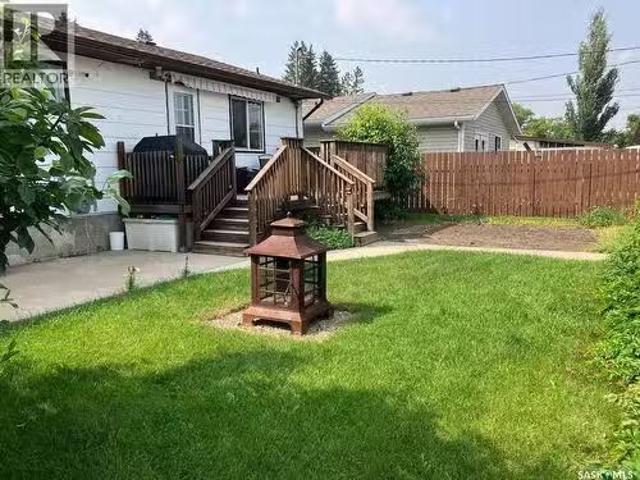 1103 3Rd Street W, Nipawin, SK, S0E 1E0 house for sale List.