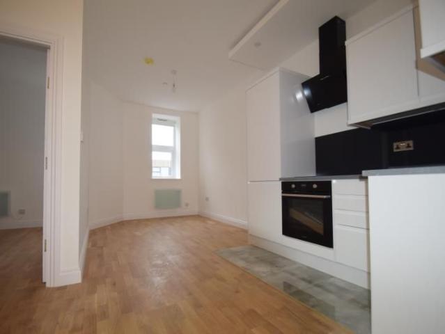 110 114 Baxter Avenue, Southend On Sea SS2, 1 bed flat to rent, £925 pcm | PrimeLocation