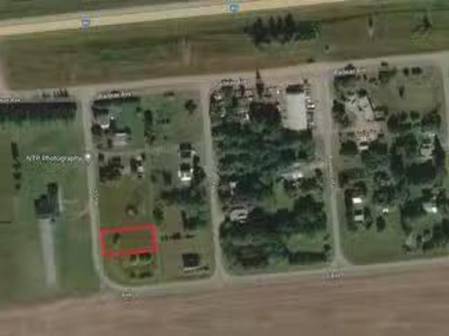 110 2Nd Street W, Invergordon Rm No. 430, SK, S0K 2W0 vacant.