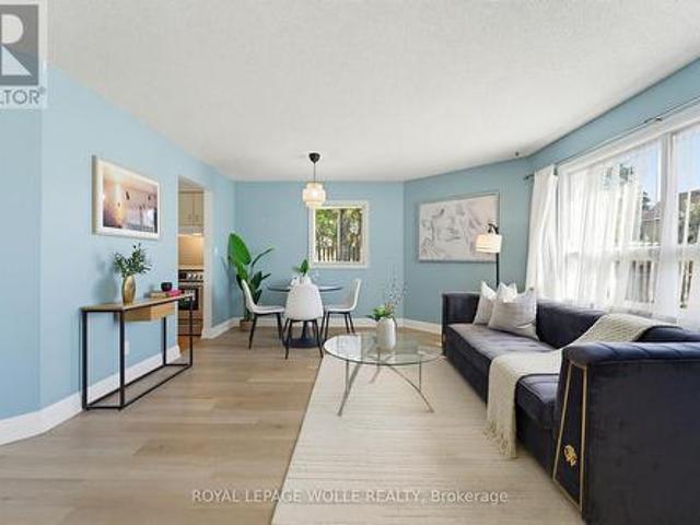 110 30 Hugo Crescent, Kitchener, ON, N2M 3Z2 condo for sale | Listing ID X14093 | Royal LePage