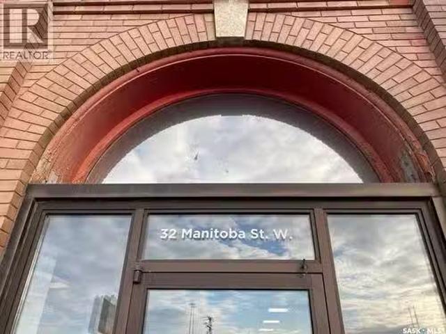 110 32 Manitoba Street W, Moose Jaw, SK, S6H 1P7 commercial.