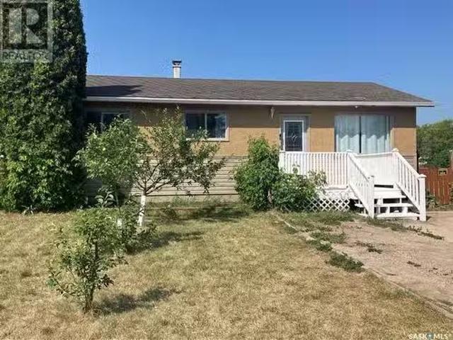 110 4Th Street N, Nipawin, SK, S0E 1E0 house for sale Listi.