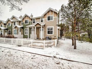 The Hamptons, Edmonton, Alberta - Garden