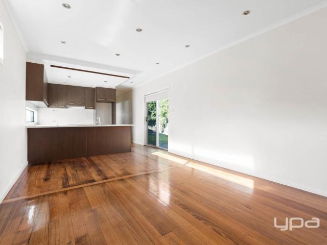 1/10 Cowper Avenue, ST ALBANS