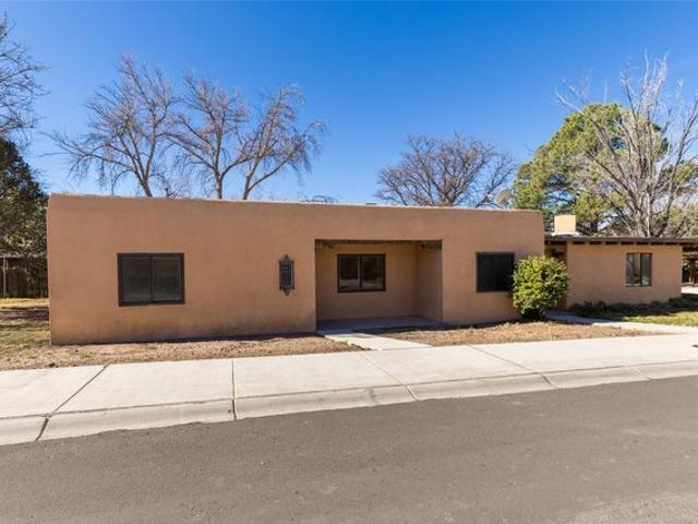 110 Camino Santiago, Santa Fe, NM 87501