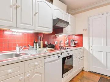 110 Clapham Common North Side, London, SW11 5SJ, United Kingdom | 2 bed apartment for rent #139269916 | Rentberry