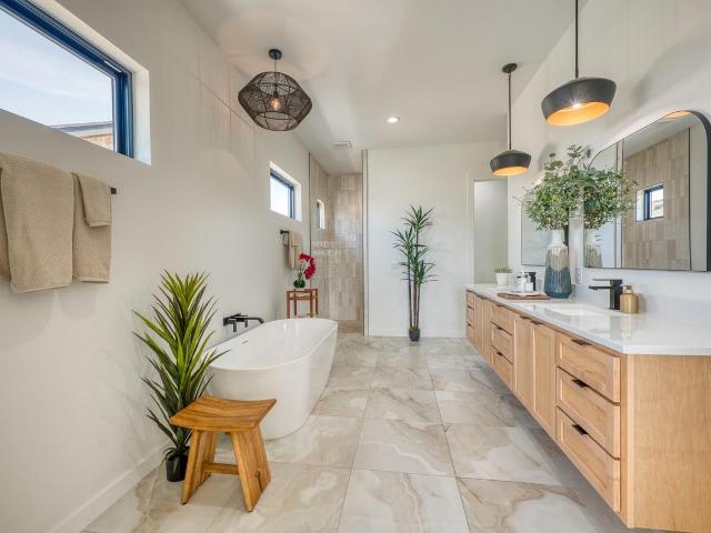 110 Clearwater Dr