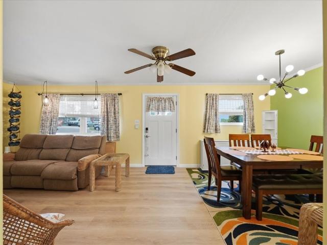 110 Crest Dr