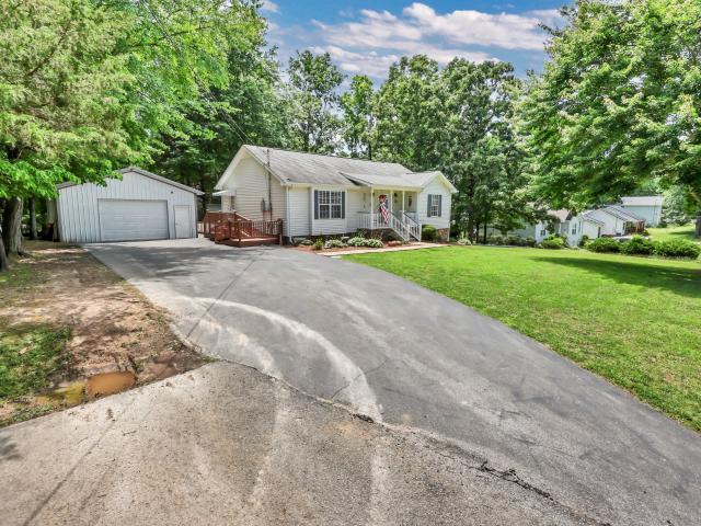 110 Acorn Dr