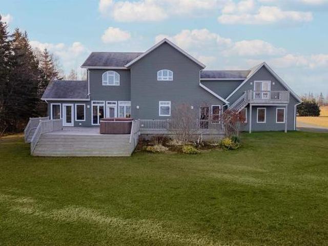 110 Alexander Crescent, Georgetown, PE, C0A 1L0 Luxury House for sale | Listing ID 202615 | Royal LePage Carriage Trade Luxury Properties