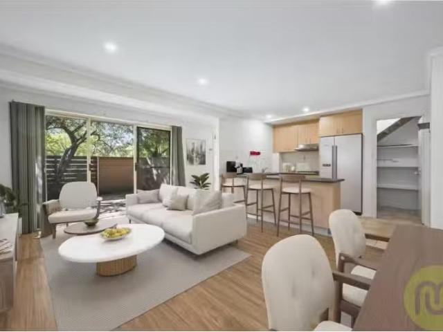1/10 Bennetts Close, Mc Kellar Townhouse for rent Listed by A.