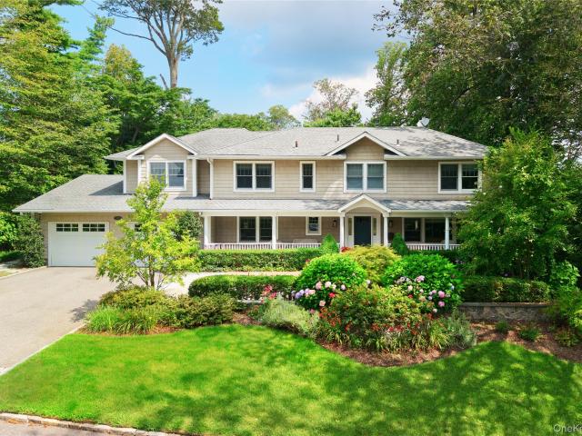 110 Birch Dr, East Hills, NY 11576 | MLS #965029