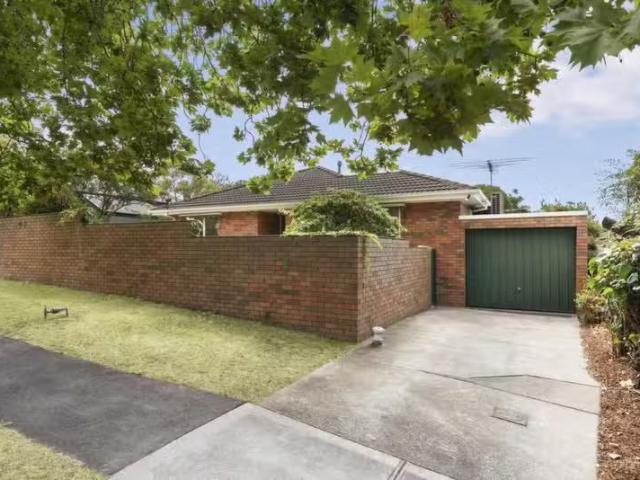 1/10 Blackburn Street, Surrey Hills VIC 3127 Unit Auction