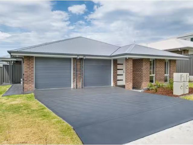 1/10 Brushworth Dr, Edgeworth Townhouse for rent Listed by Ka.