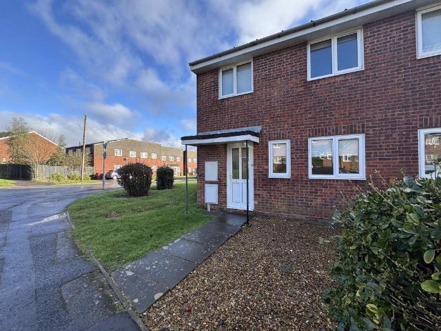 110 Bradshaw Road, Chichester 1 bed in a house share to rent £450 pcm £104 pw