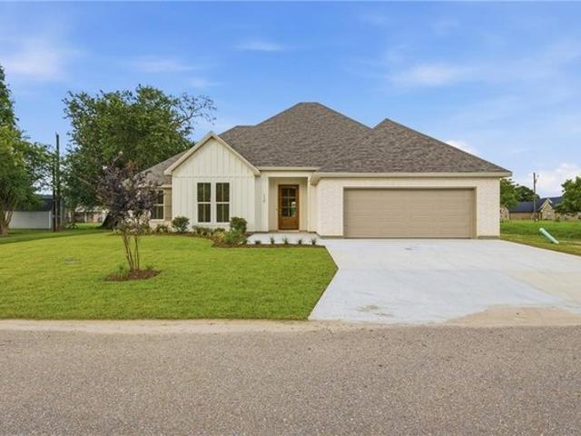 110 Butternut St, Hahnville, LA 70057