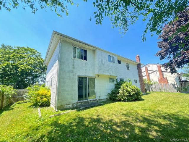 110 Greenway Drive S