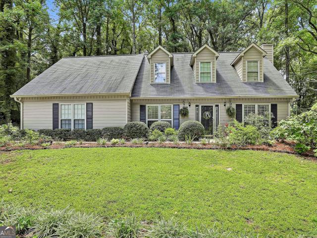 110 Greenbriar Trail