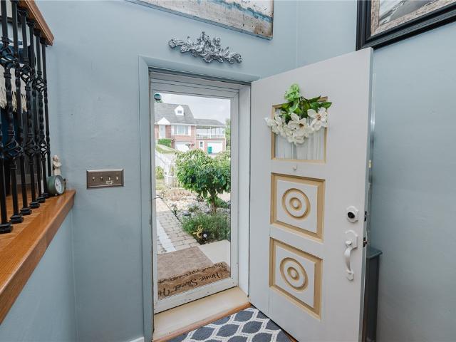 110 Greendale Ave