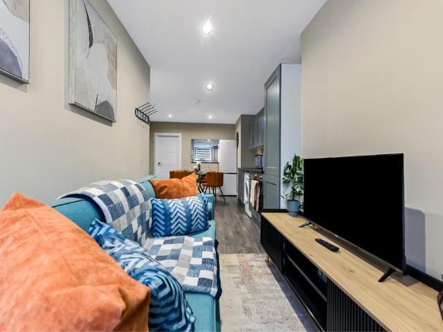 110 Greenford Avenue, London, W7 3QS, United Kingdom | 3 bed apartment for rent #135288891 | Rentberry