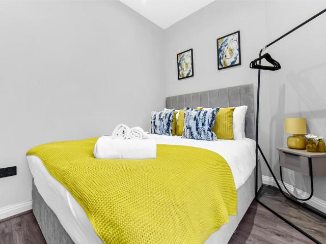110 Greenford Avenue, London, W7 3QS, United Kingdom | 4 bed apartment for rent #135673242 | Rentberry