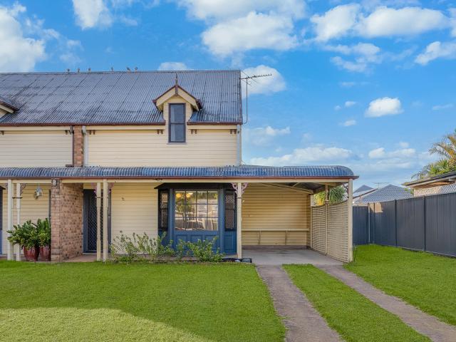 1/10 desert willow way fitzgibbon qld apartment for rent lj hooker