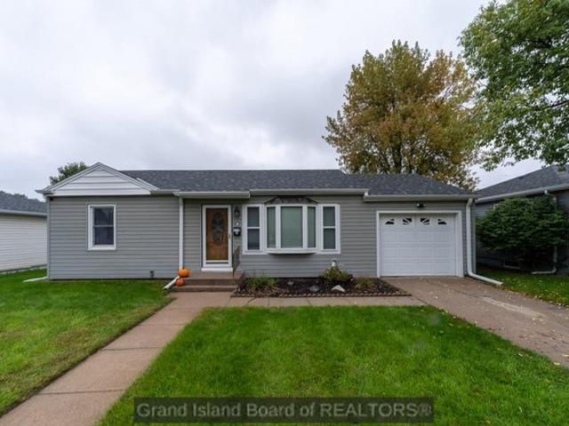 110 E 18th St, Grand Island, NE 68801