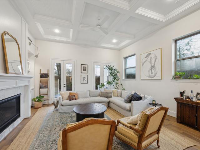 110 E 26th Street A, Houston, US, TX