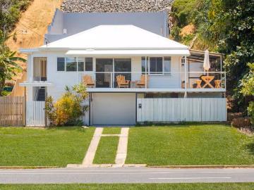 110 Farnborough Road, MEIKLEVILLE HILL, QLD 4703