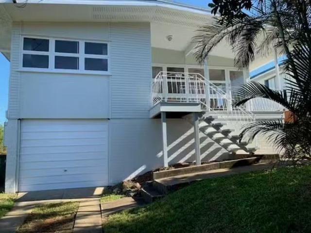 110 Fegen Drive, MOOROOKA, QLD 4105 House for Rent