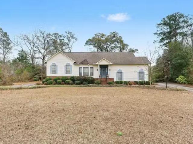 110 FRIENDSHIP CIR, CLANTON, AL 35045