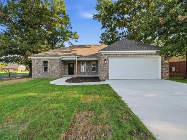 110 Kayla Ln, Lonoke, AR 72086