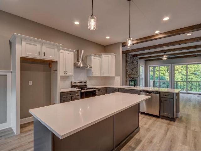 110 Hickory Grove