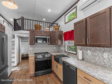 232 Oxbow Dr, Thayne, WY 83127 | MLS #26 588