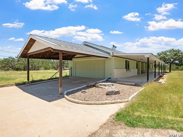 110 Live Oak Ln